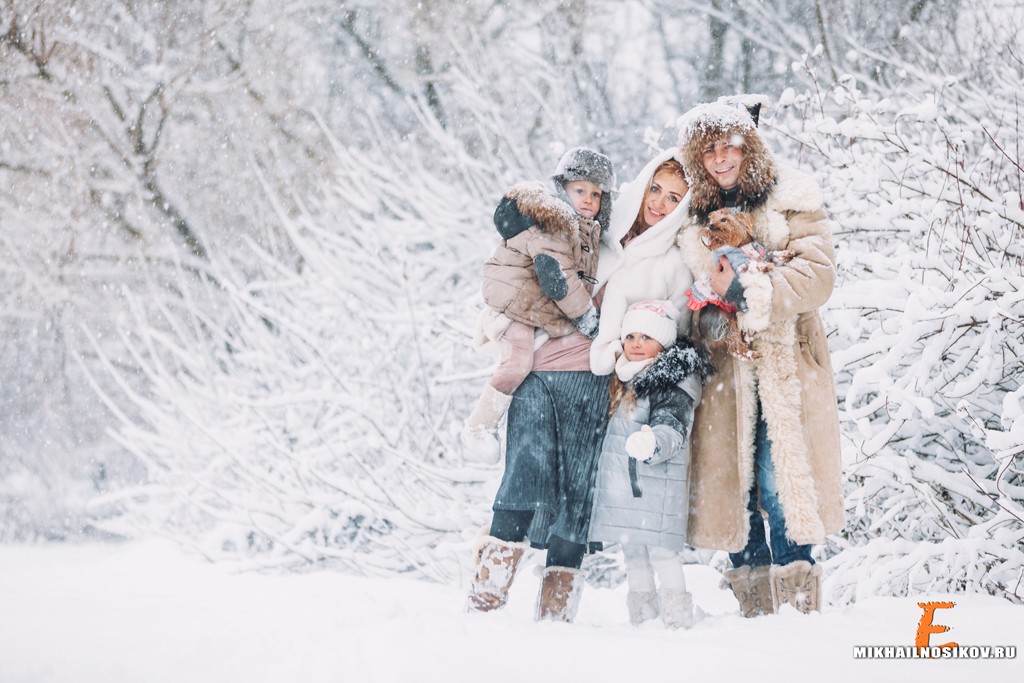 Идеи зимней семейной фотосессии